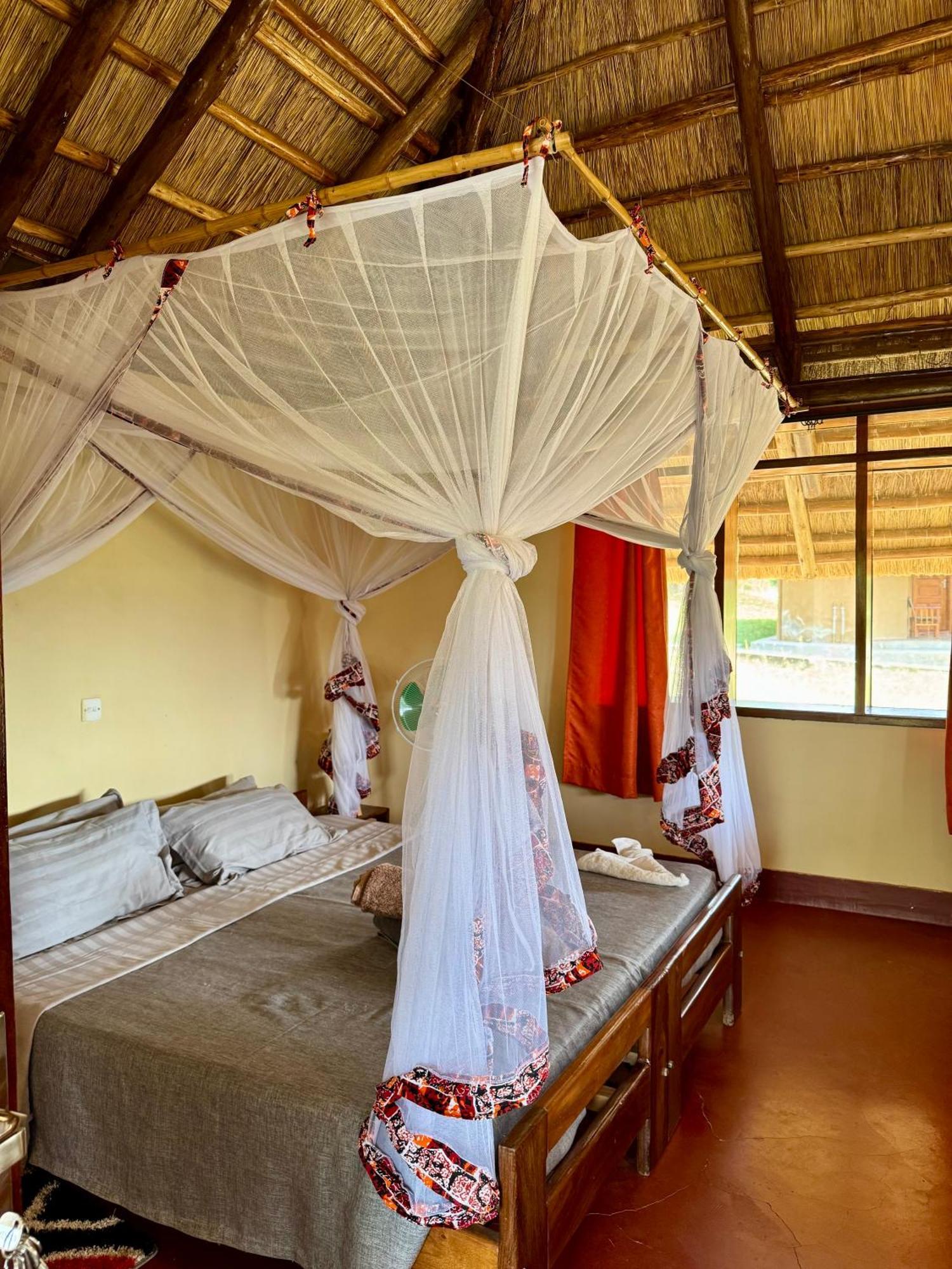 Lodge Bwana Tembo Safari Camp *