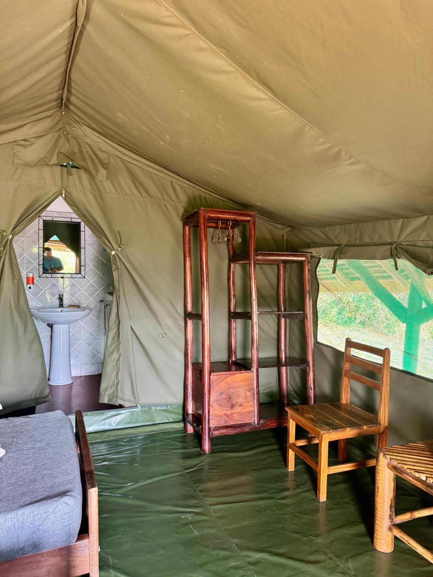 Bwana Tembo Safari Camp